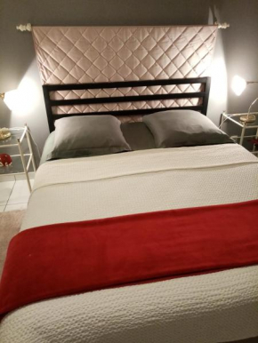 Les Coquelicots Chambre d' hote avec grand lit et salle d'eau privative pour une persone ou un couple